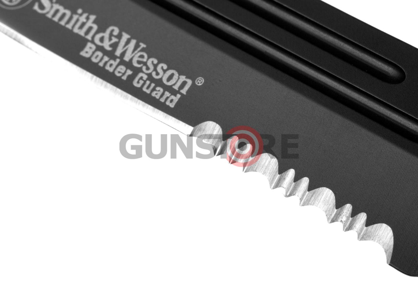 Fotografia: Border Guard SWBG2TS Serrated Tanto Folder