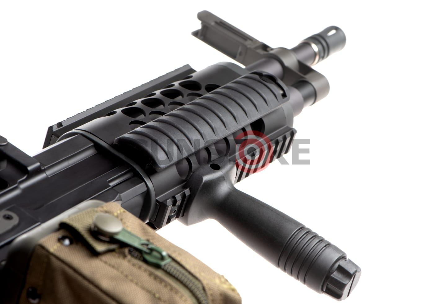 Fotografia: Stoner LMG