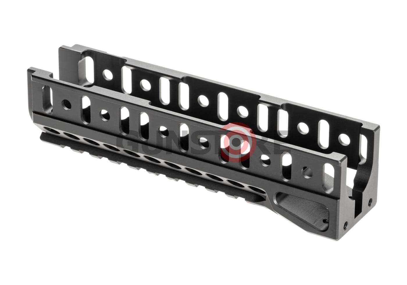 Fotografia: B-10U AK Handguard