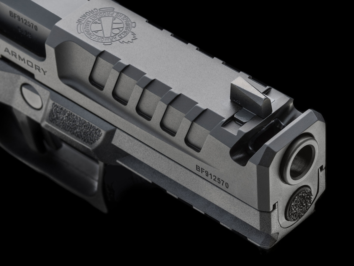 Fotografia: Pištoľ ECHELON 4.5F COMP, 9x19