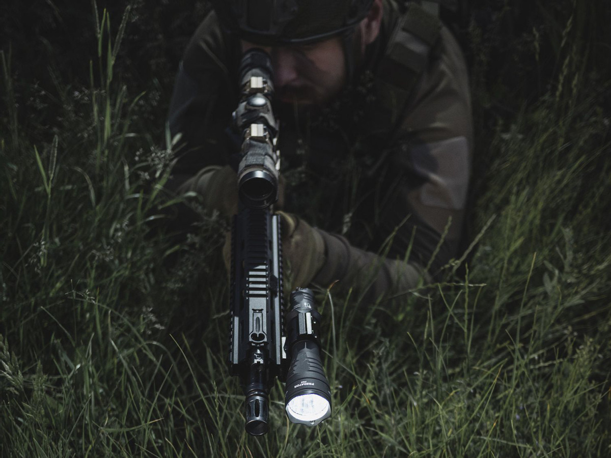 Fotografia: Montáž na picatinny lištu Armytek AWM-06
