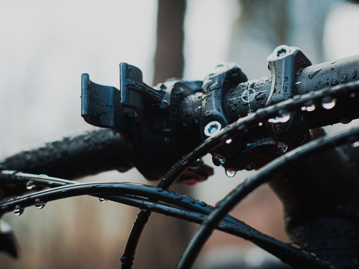 Fotografia: Montáž na bycikel Armytek ABM-01